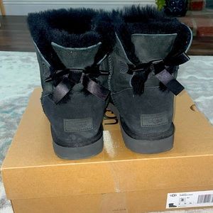 Black Ugg Bailey bow mini